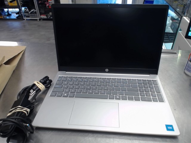 Laptop n100/4gbram/128ssd+charge