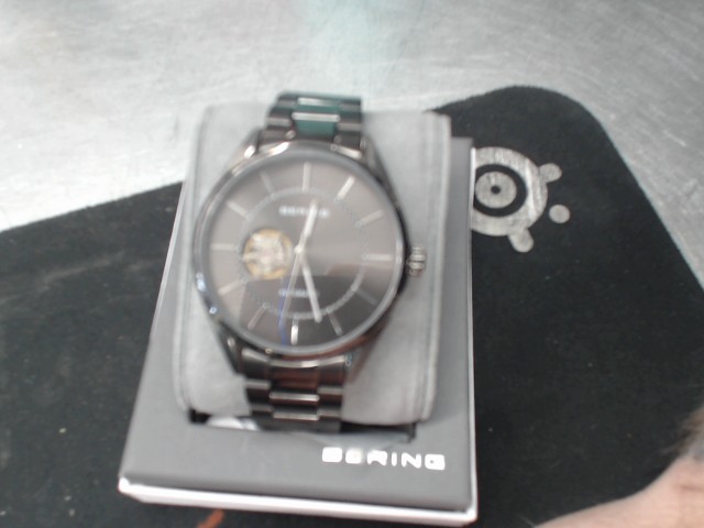 Montre dans boite comme neuve