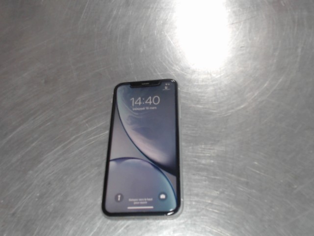 Iphone xr 64gb no chargeur(back craquer)