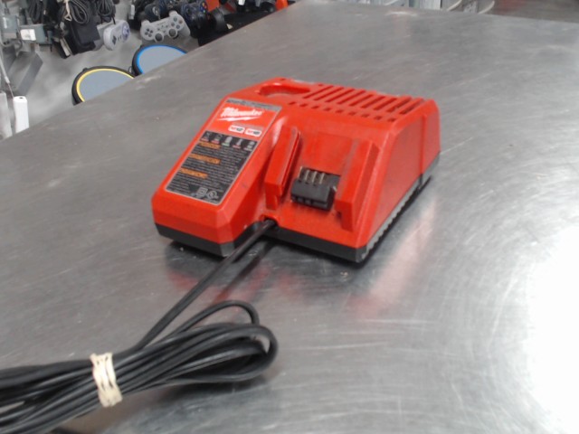 Chargeur milwaukee