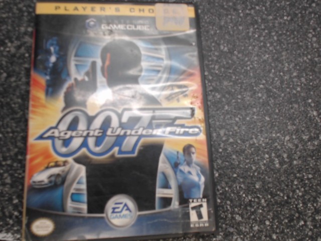 007 agent under fire