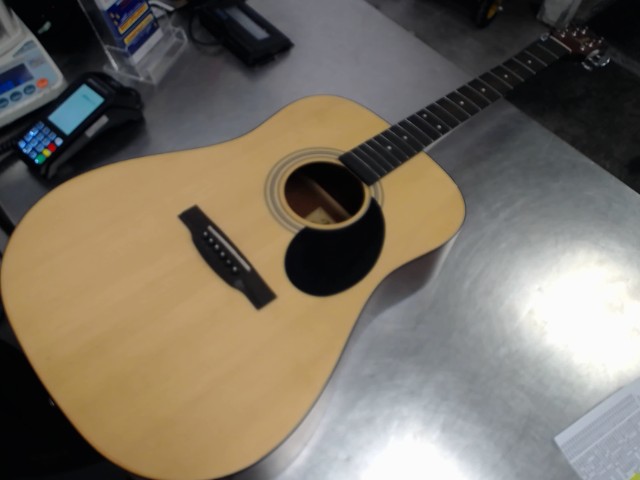 Guitar acoustic natural