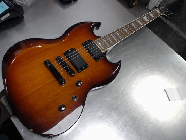 Guitare �lectrique esp-ltd viper case