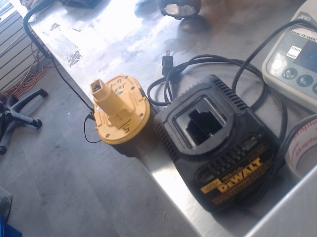 Chargeur a batterie+batterie