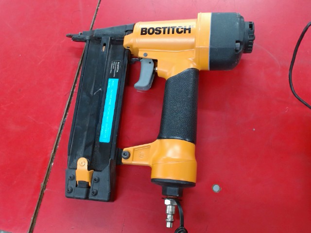 Cloueuse de finition 18ga