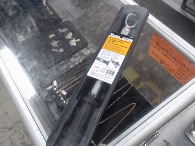 Torque wrench 3/8 dans case