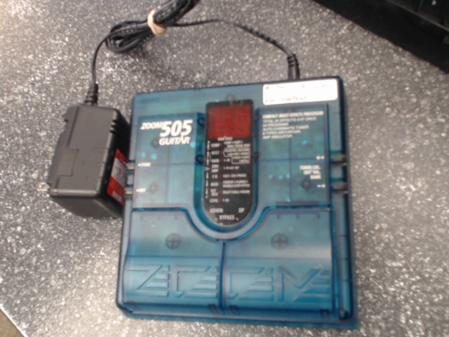 Zoom 505 multi-effect oedak