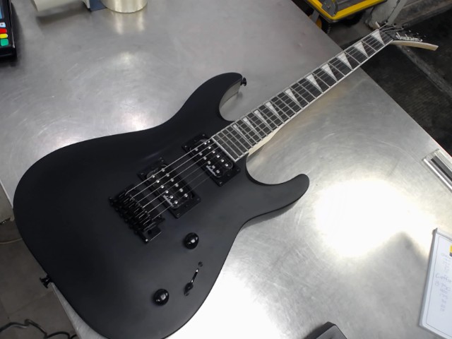 Guitar electrique dans boite