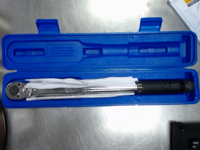 Torque wrench 3/8 dual scale dans case