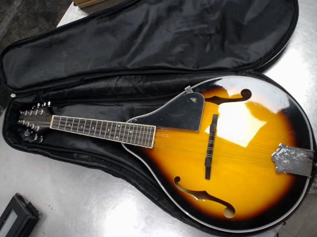 Mandoline dans case mou