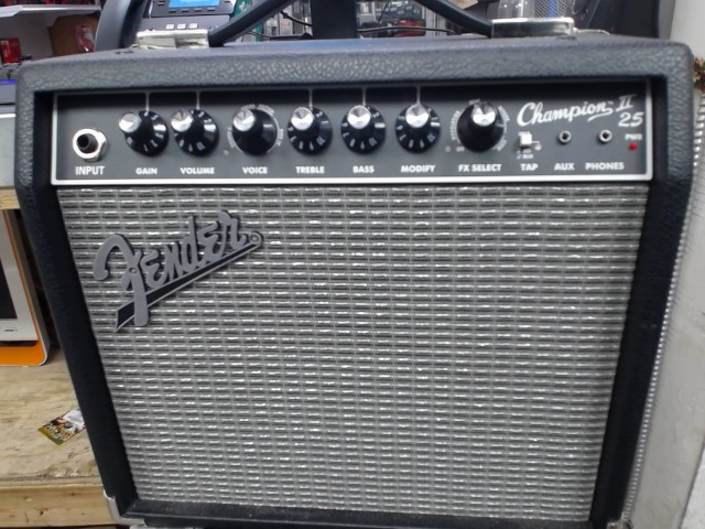 Ampli de guitar noir