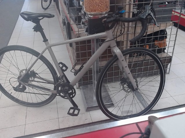 Velo de route gris louis garneau