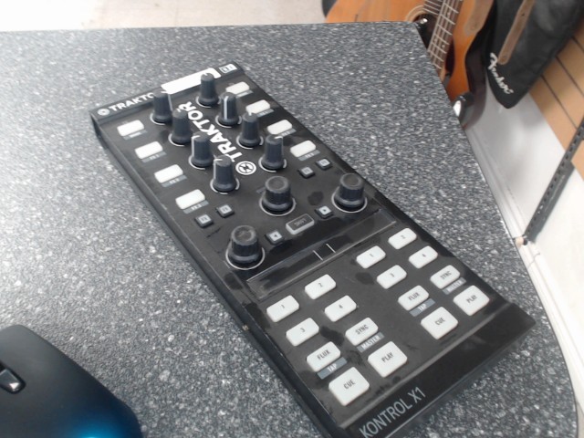 Native instruments traktor kontrol x1