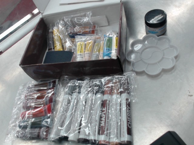 Wood furnitrue repair kit in box