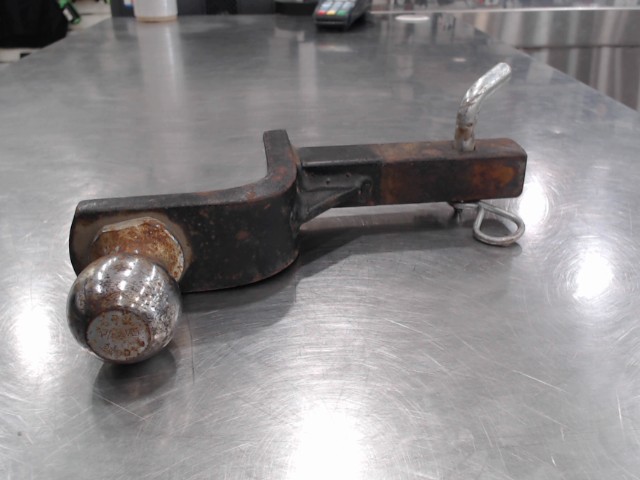 Boule � hitch avec bras 2000 lb