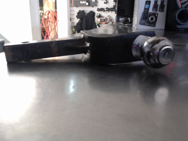 Boule a hitch avec bras 3500lb