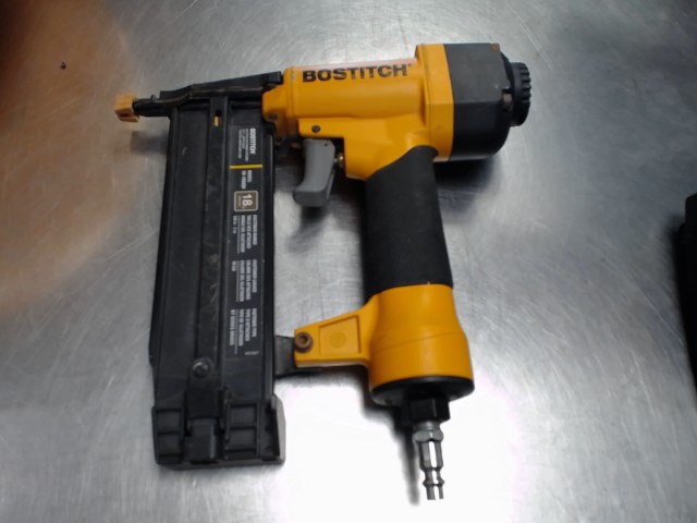 Finish nailer bostitch
