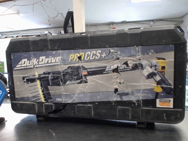 Quick drive dewalt avec acc dans case