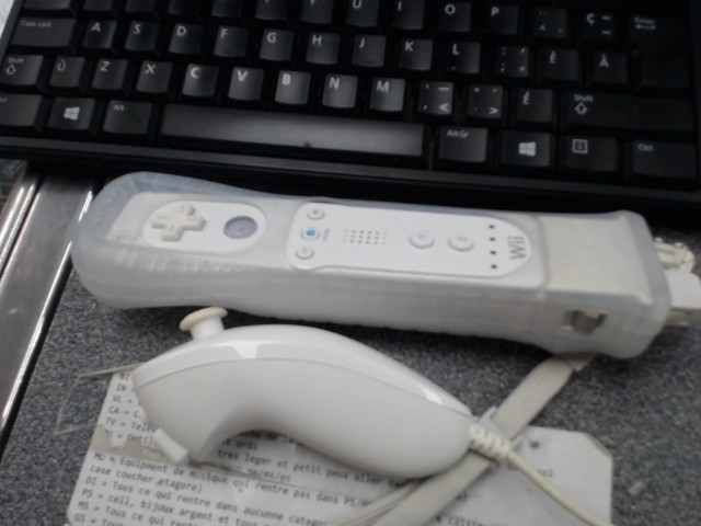 Manette de wii avec nunchuck