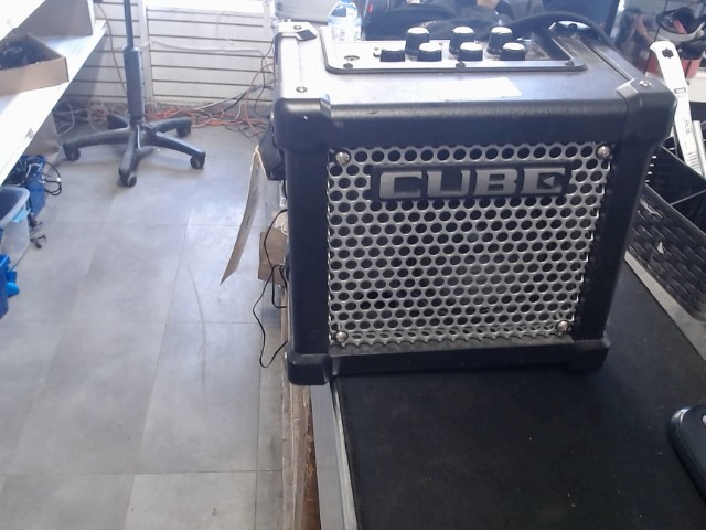 Cube mini ampli batteries et dc