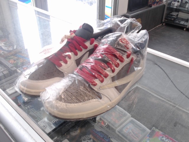 Nike sb dunk habibi size 11