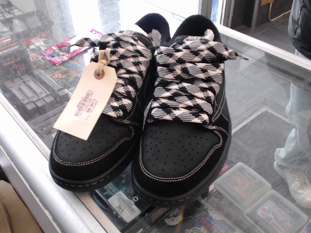 Jordan 1 low og x travis scott size 11