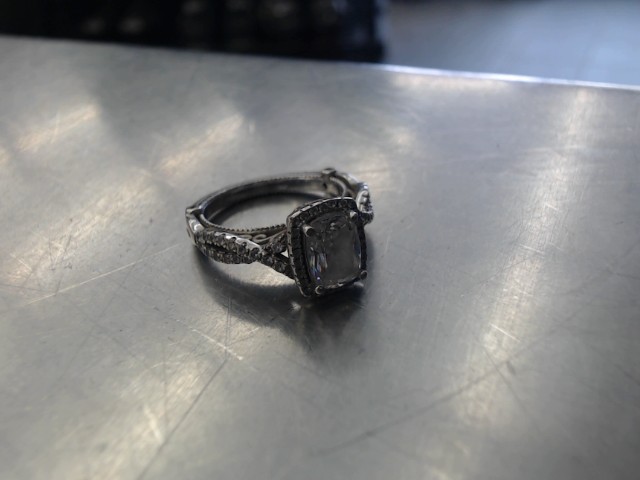 Bague en argent style diam car�e