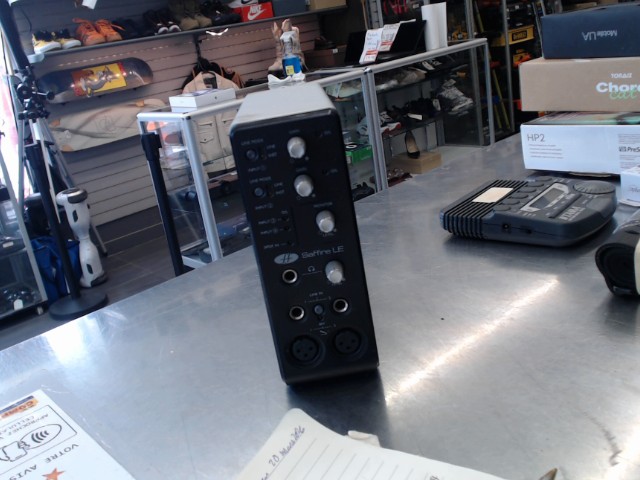 Carte de son 8 input firewire + charg