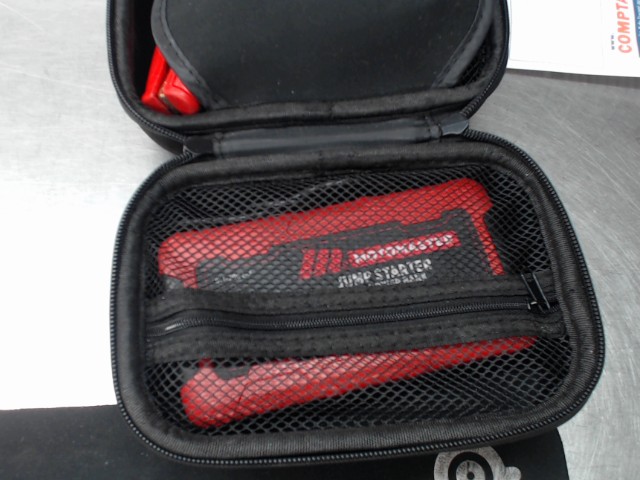 Booster pack motomaster comme neuf