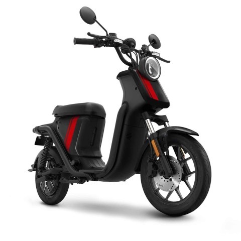 Scooteur avec batterie et chargeur