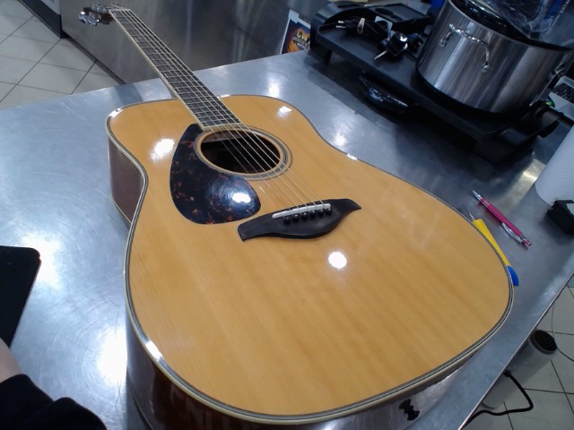 Guitare acoustique corde neuf