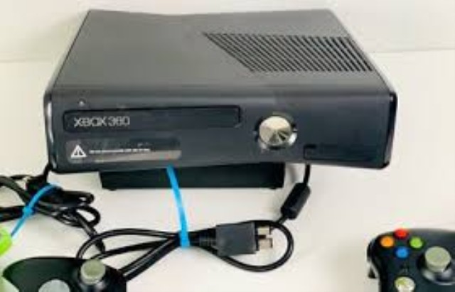 Xbox 360 avec manette et fil