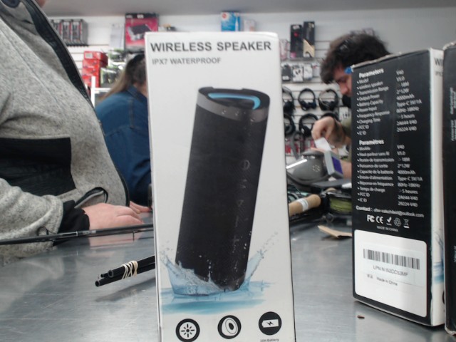 Speaker dans boite neuf ipx7 waterproof
