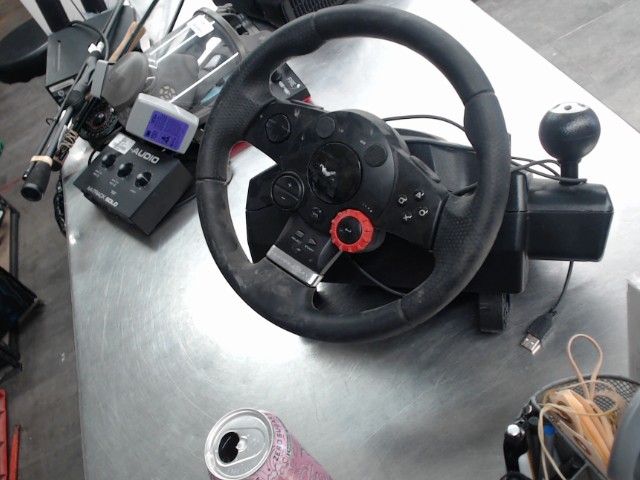 Volant de gaming avec pedales