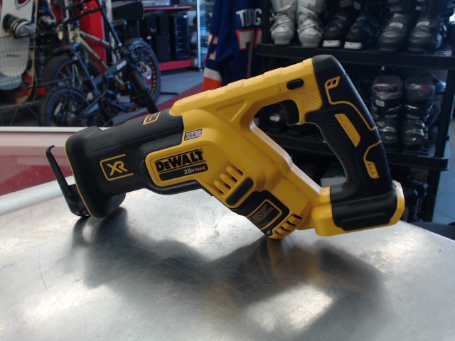 Sawzall comme neuf variable speed a batt