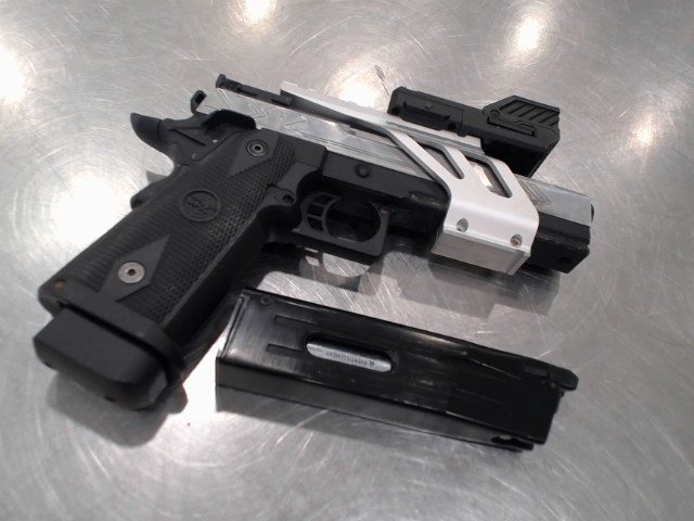 Gun air soft 2 chargeur et viseur