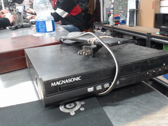 Lecteur dvd avec manette et fil