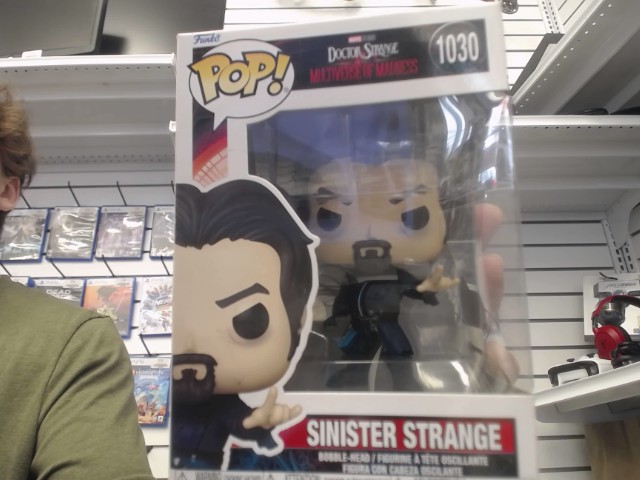 Figurine pop sinister strange