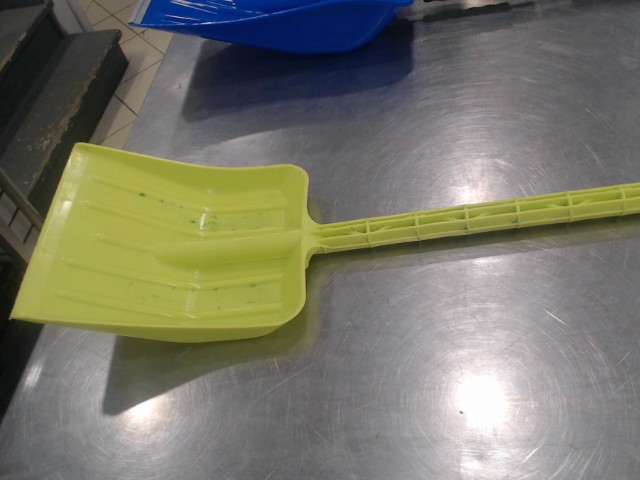 Pelle a neige pour enfant