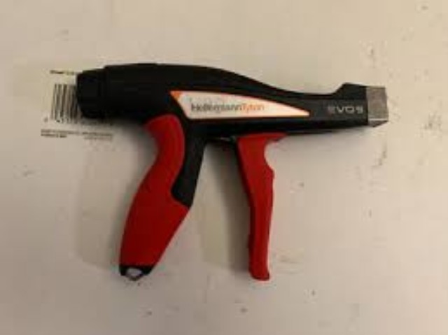 Serre et coupe tirape