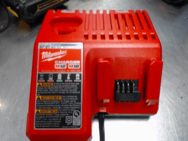 Chargeur milwaukee