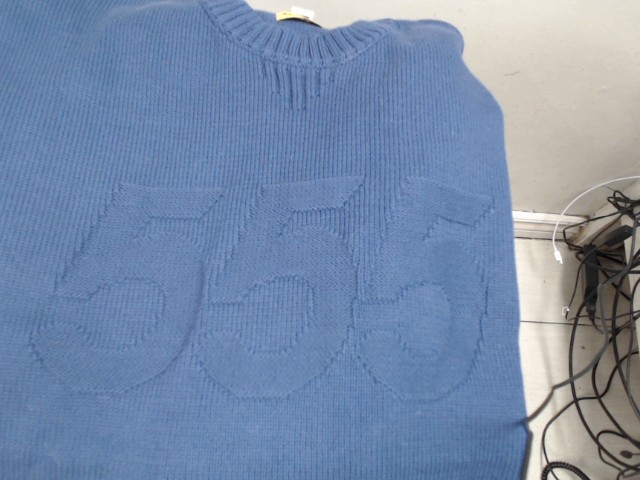 Blue sweater marque 555