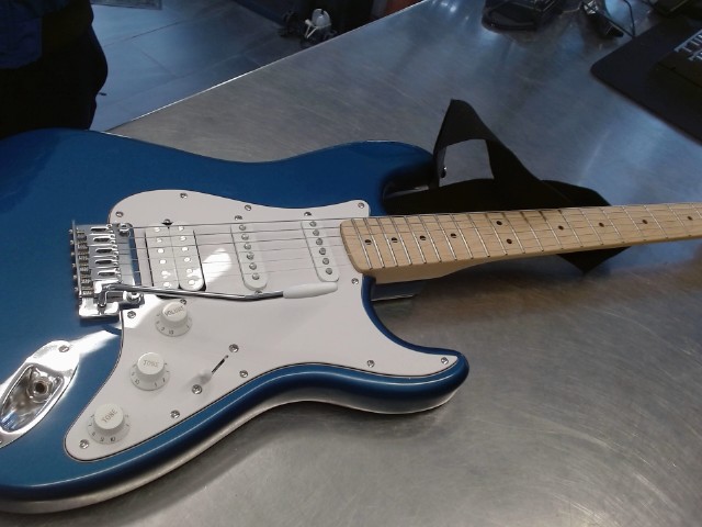 Guitar bleu
