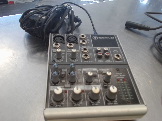 Line mixer mackie avec fils