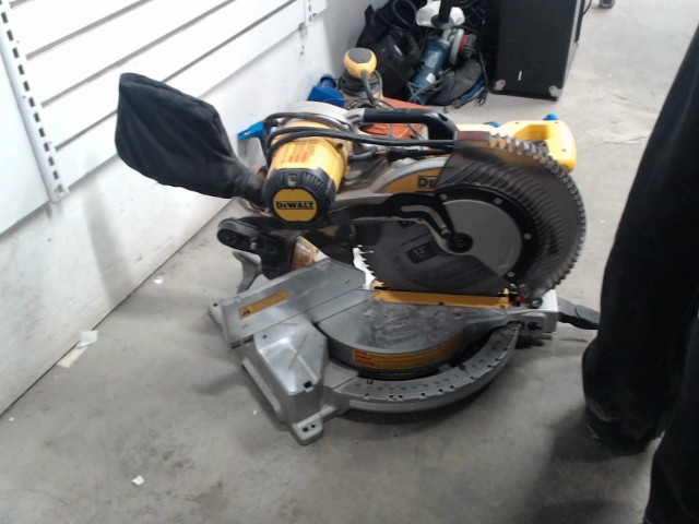 Scie a onglet combine coulissante 12po