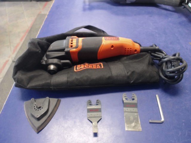 Outil polyvalent avec lames dans sac