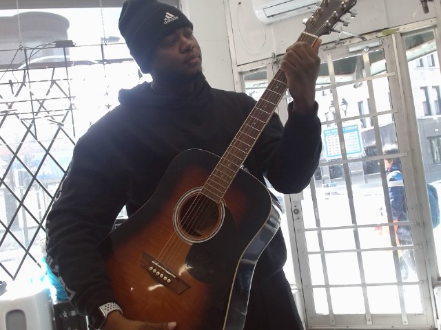 Guitarre acoustique avec case
