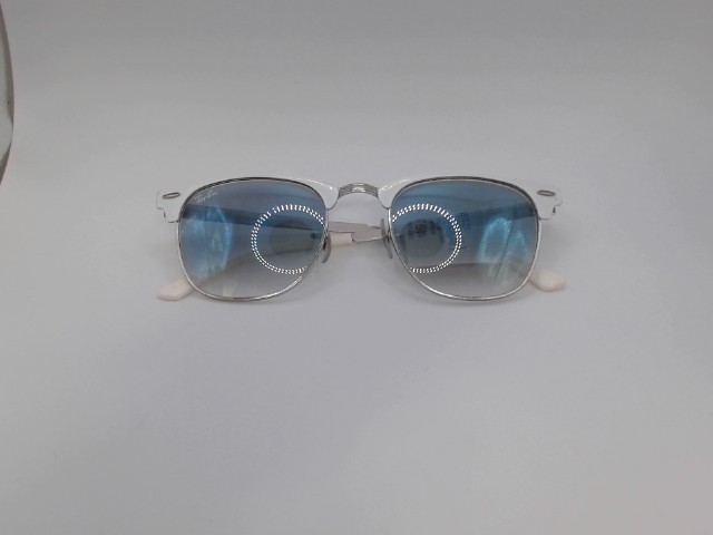 Lunette de soleil blanche