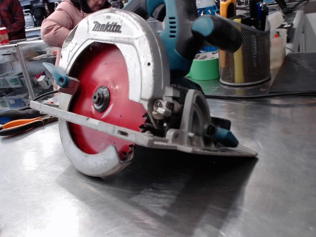 Scie circulaire ss batteries