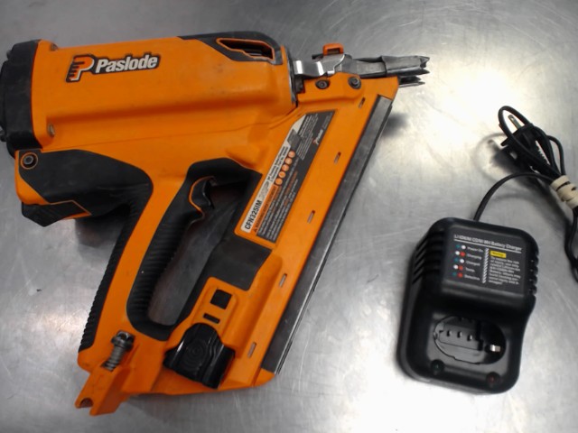 Framing nailer paslode avec batt + charg
